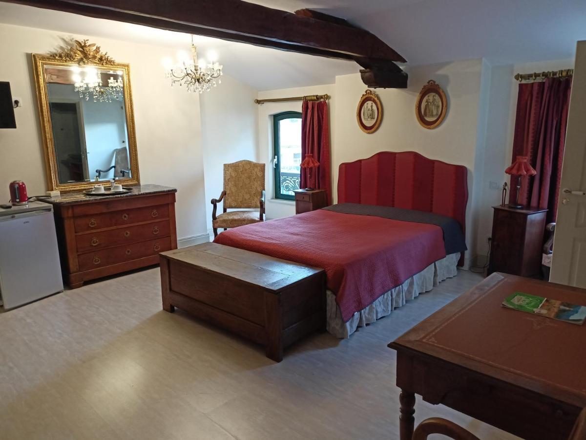 Bed and Breakfast Au Fond De La Cour Veyre-Monton Экстерьер фото