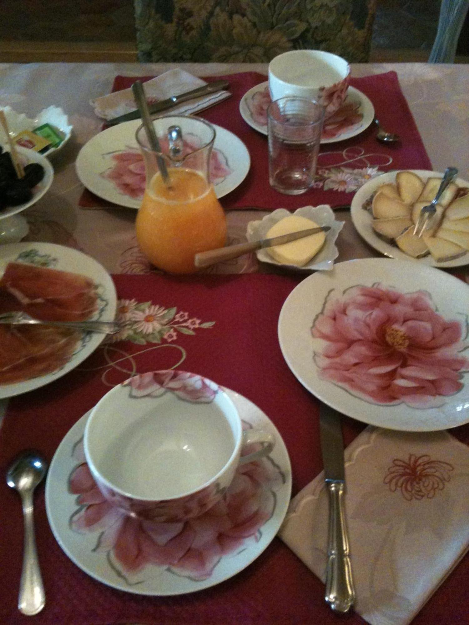 Bed and Breakfast Au Fond De La Cour Veyre-Monton Экстерьер фото