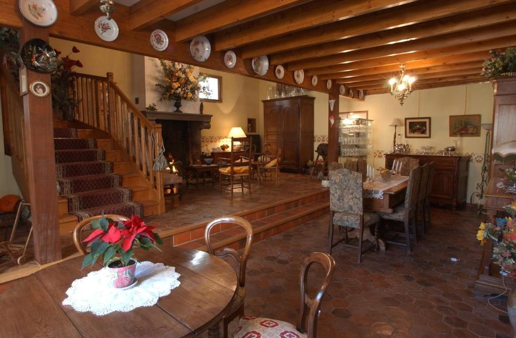 Bed and Breakfast Au Fond De La Cour Veyre-Monton Экстерьер фото